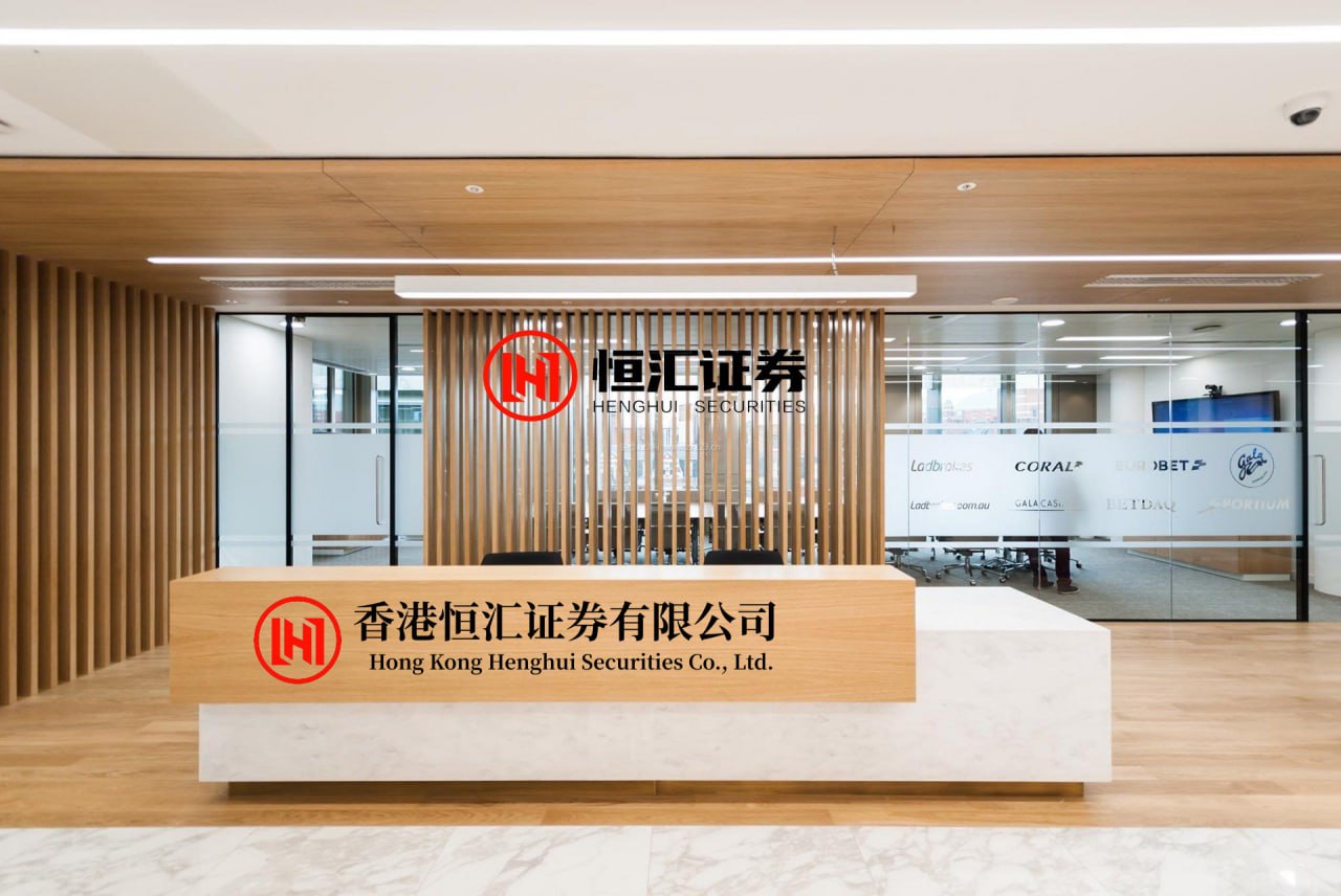 51我要配资 宫泽理惠写真大赏：17岁一脱成名，如今逆袭成影后！